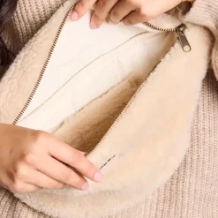 Banane Sasha en fourrure Beige
