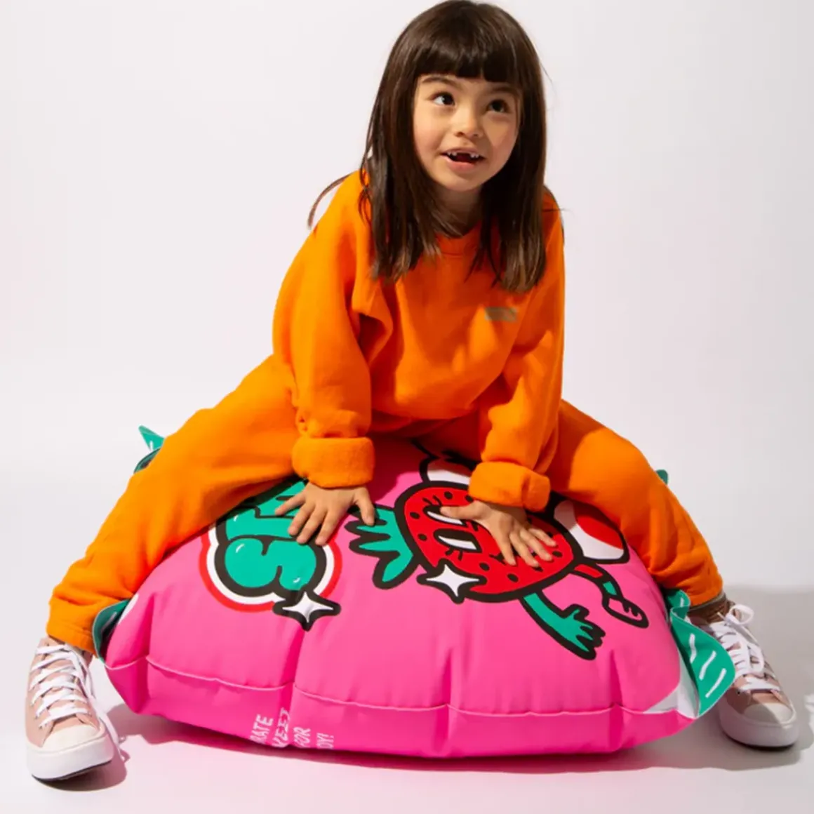 Coussin géant gonflable - Air Strawbies