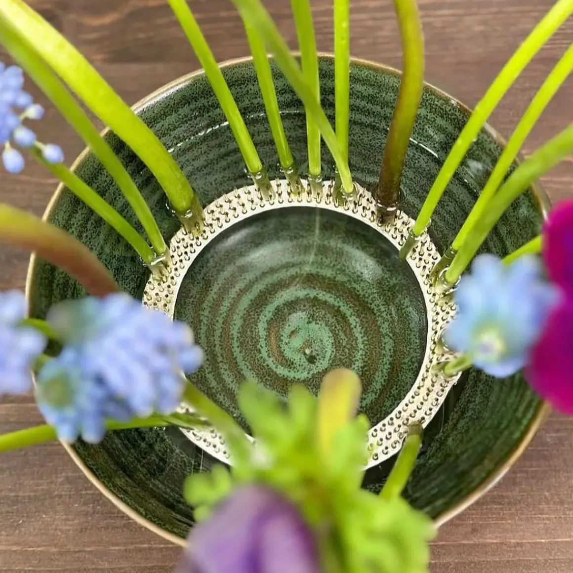 Pique à fleurs cercle Kenzan - Ø 20 cm - Noir Cuivré