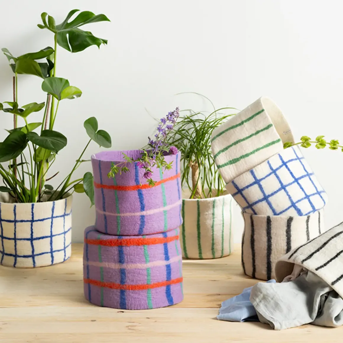 Pot de fleurs en laine - Lilas à carreaux