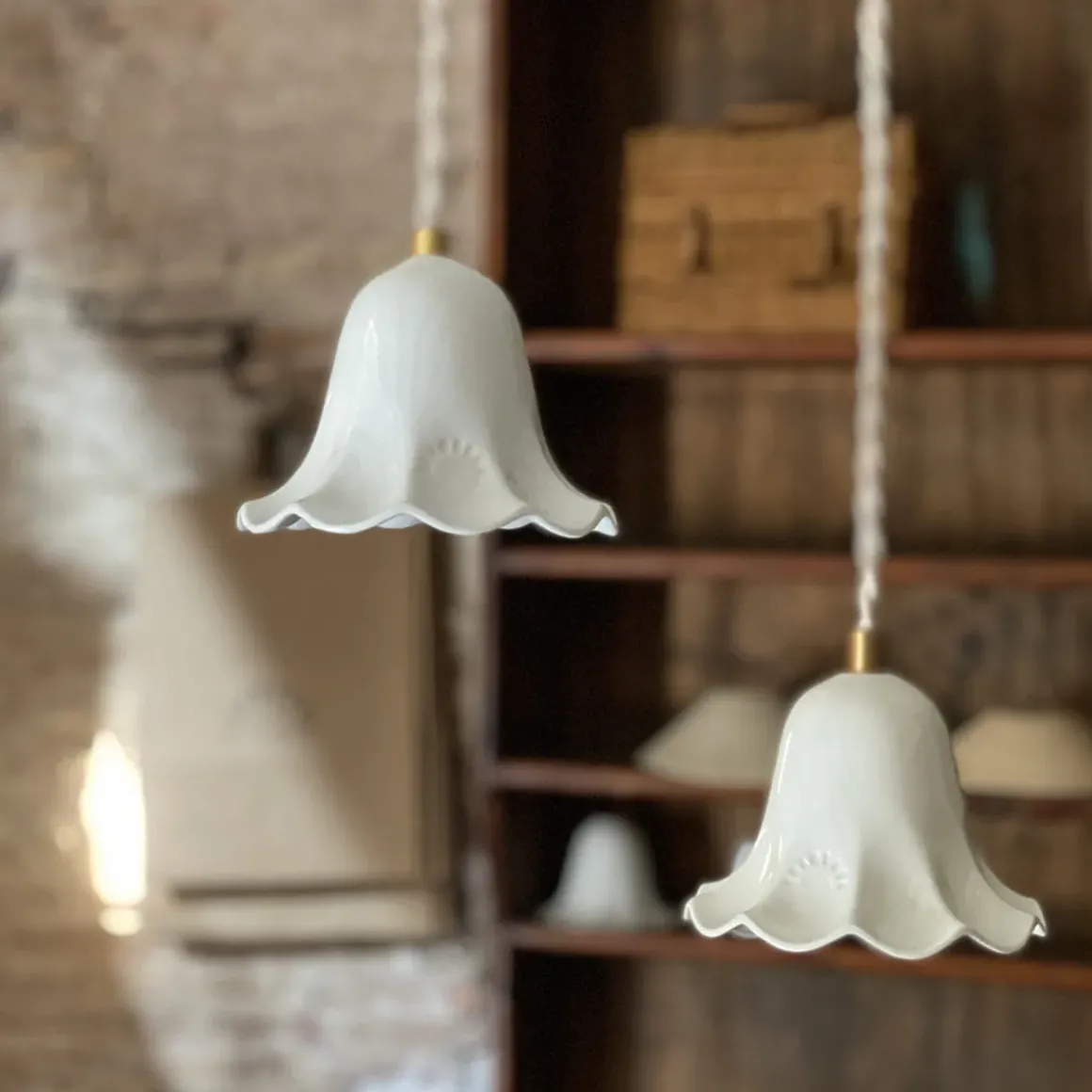 Suspension Lili en porcelaine biscuit - Ø 13 cm