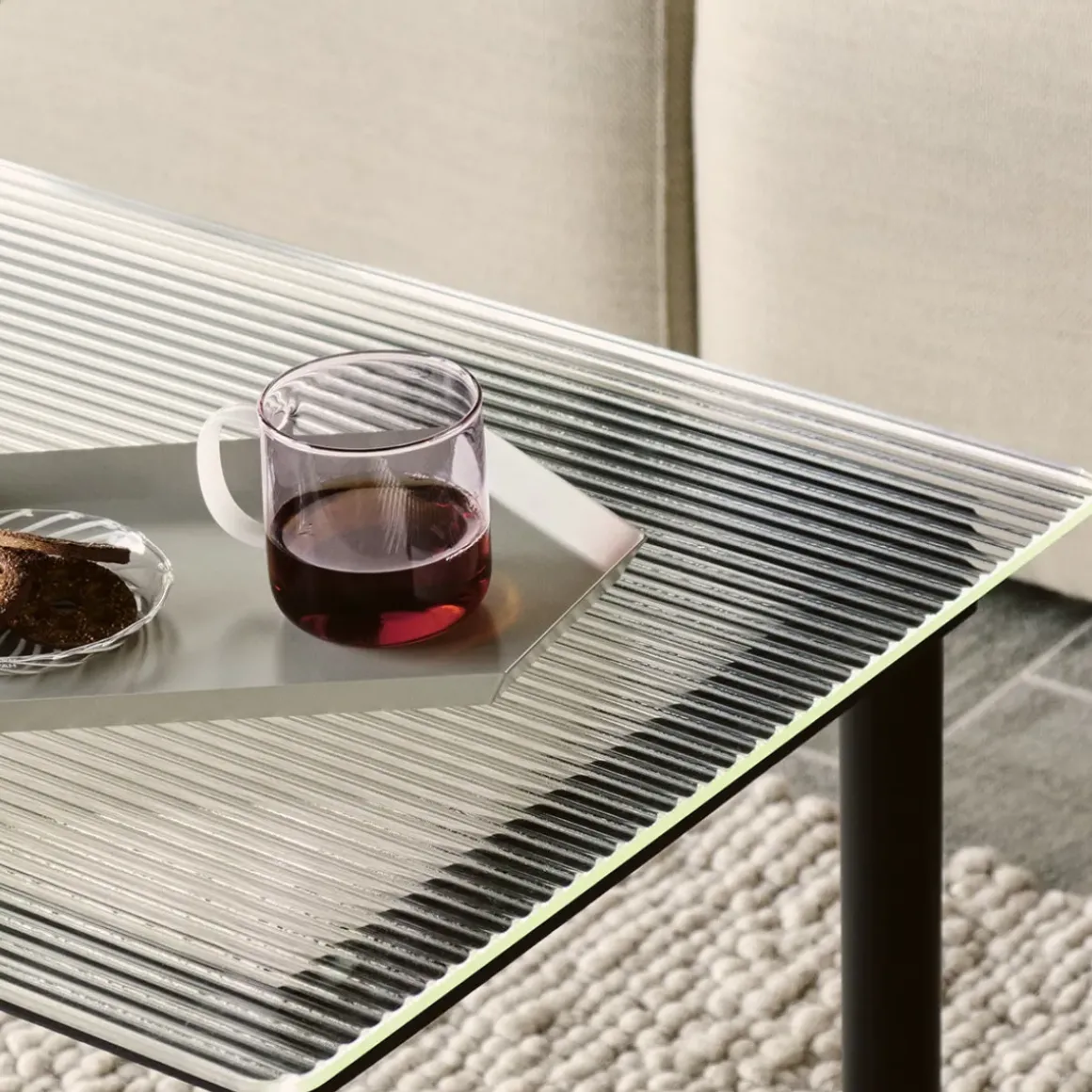 Table basse Kofi Chêne Massif Noir u0026 Verre Roseau Clair - l 140 x L 50 x h 36 cm