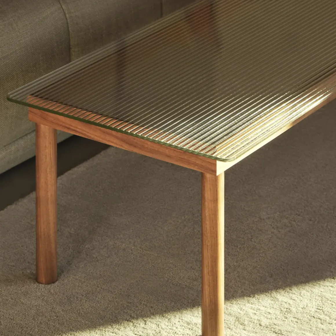 Table basse Kofi Noyer Massif u0026 Verre Roseau Transparent - l 80 x L 80 x h 36 cm
