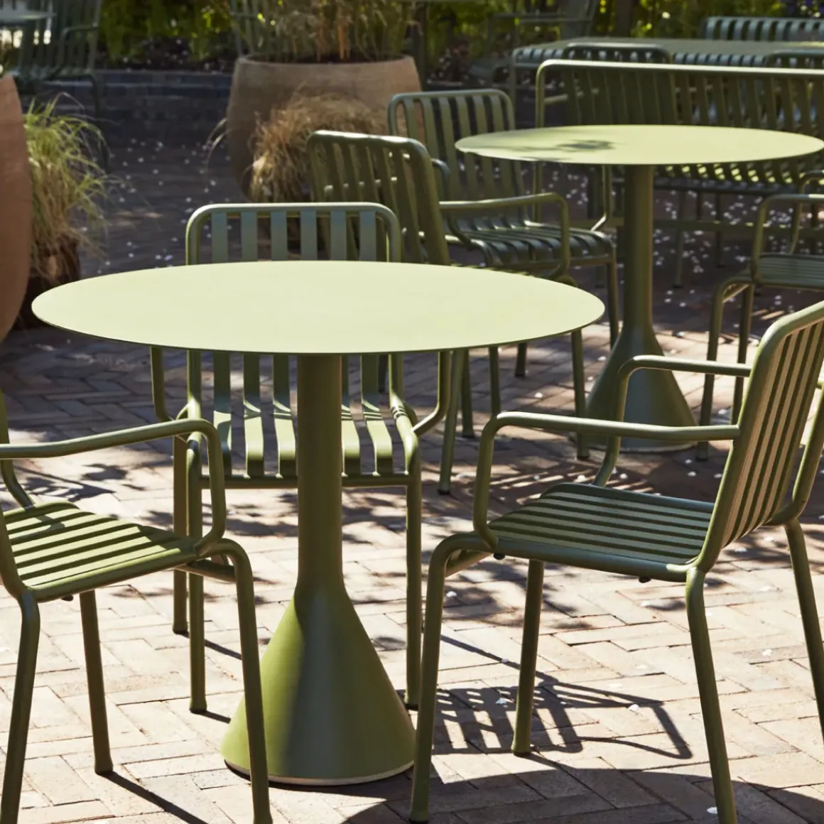 Table Cone Palissade - Ø 90 x h 74 cm - Olive