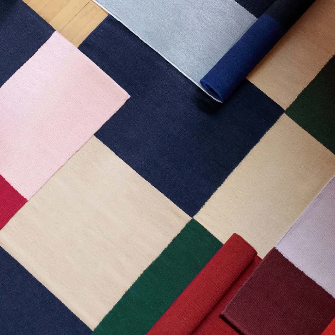 Tapis Ethan Cook Flat Works - 80 x 250 cm - Noir Bleu