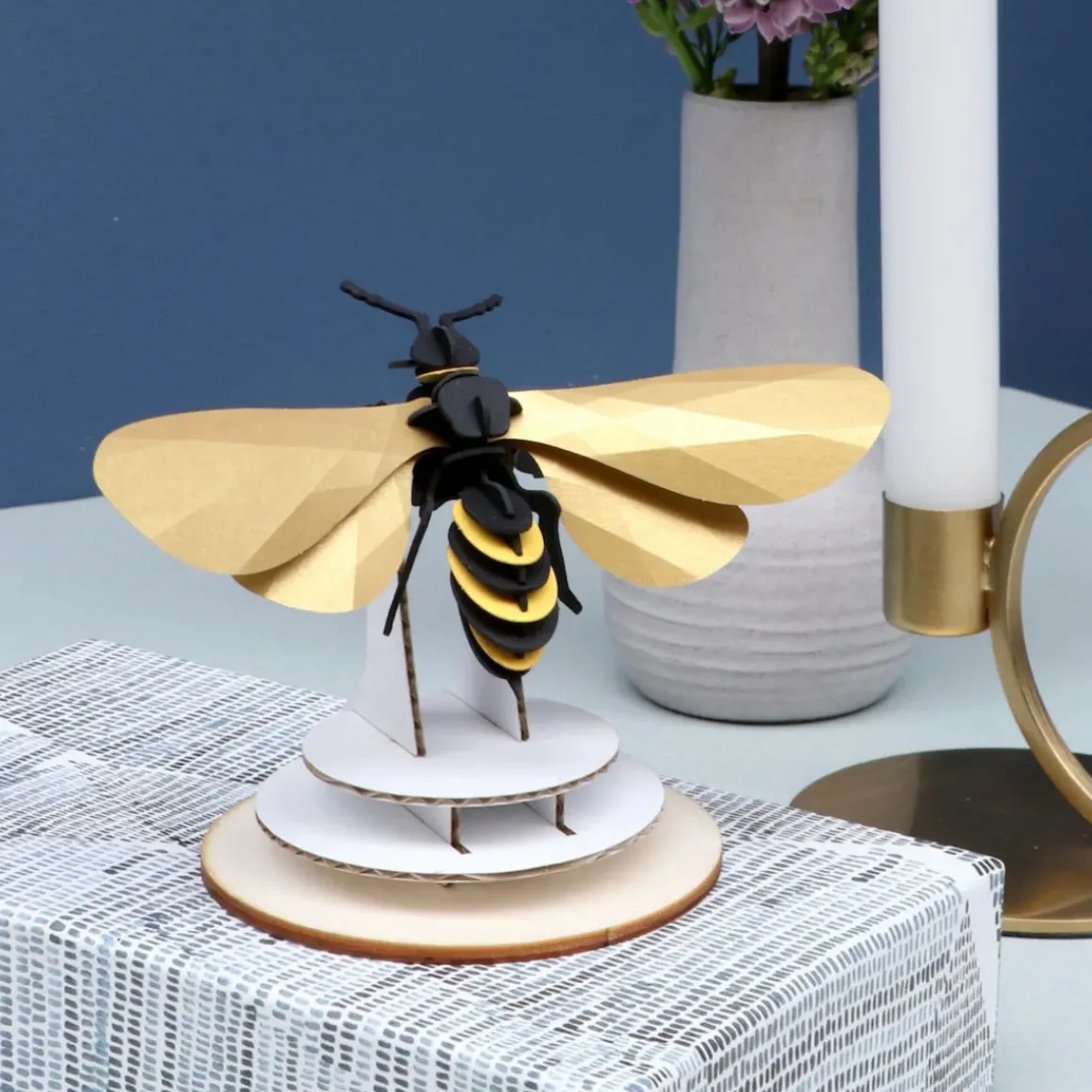 Trophée Origami Guêpe - Ailes dorées